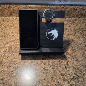 Compact Custom Wolf desktop Station – 3D Printed